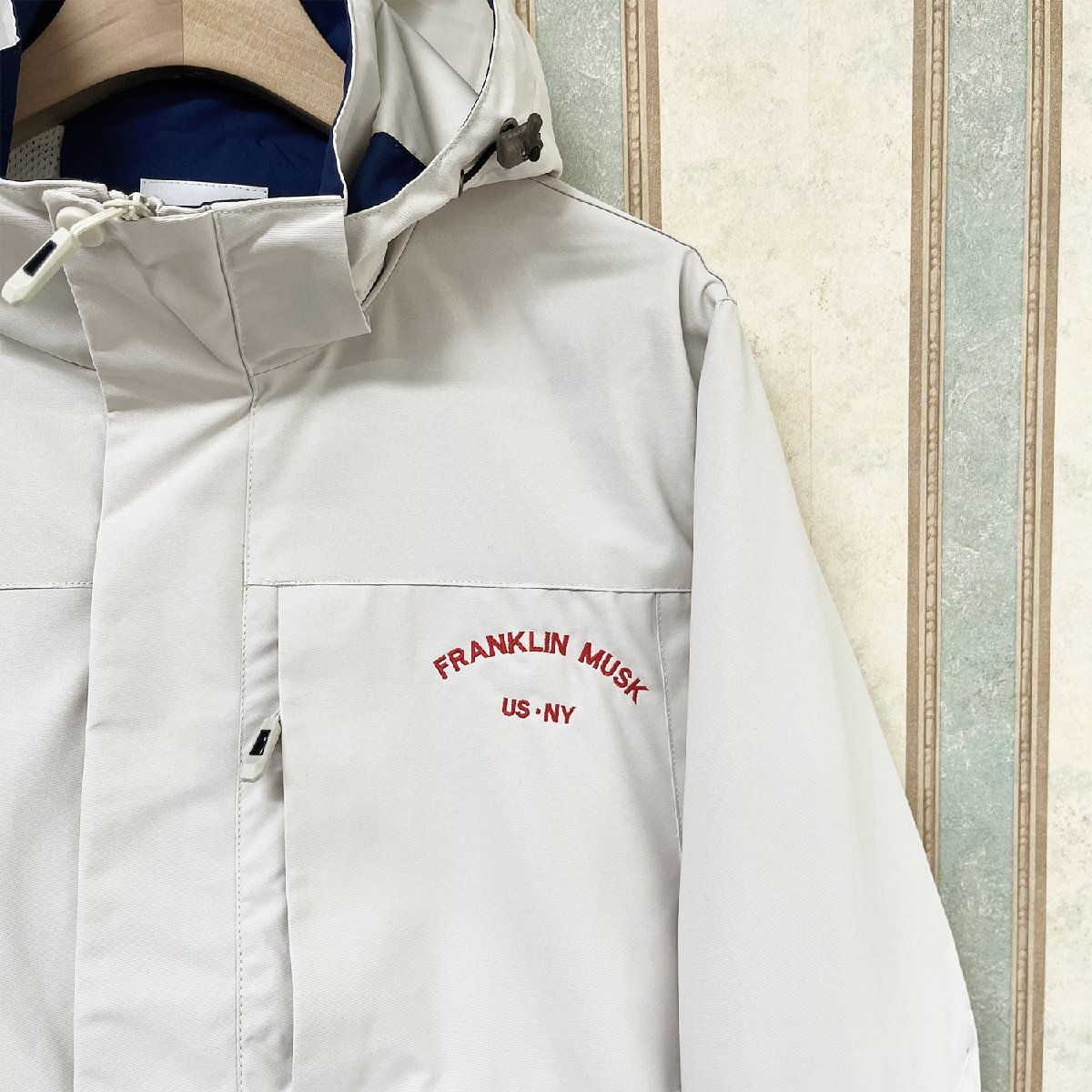 高級 定価7万 FRANKLIN MUSK・アメリカ・ニューヨーク発 マウンテンパーカー アウトドア 登山服 撥水 高機能 防風 洗練 レジャー サイズ4_画像6