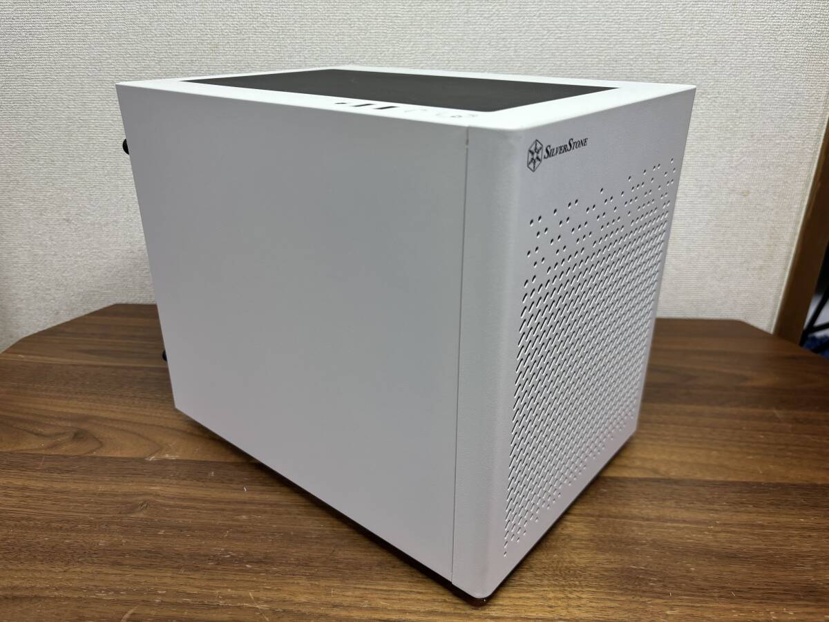 [ прекрасный товар * использование немного ]SilverStone[ Silverstone ] SUGO16 [SST-SG16W] PC кейс mini-itx белый 