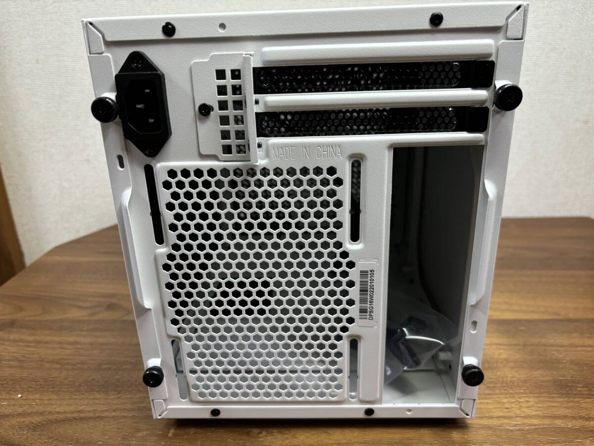 [ прекрасный товар * использование немного ]SilverStone[ Silverstone ] SUGO16 [SST-SG16W] PC кейс mini-itx белый 