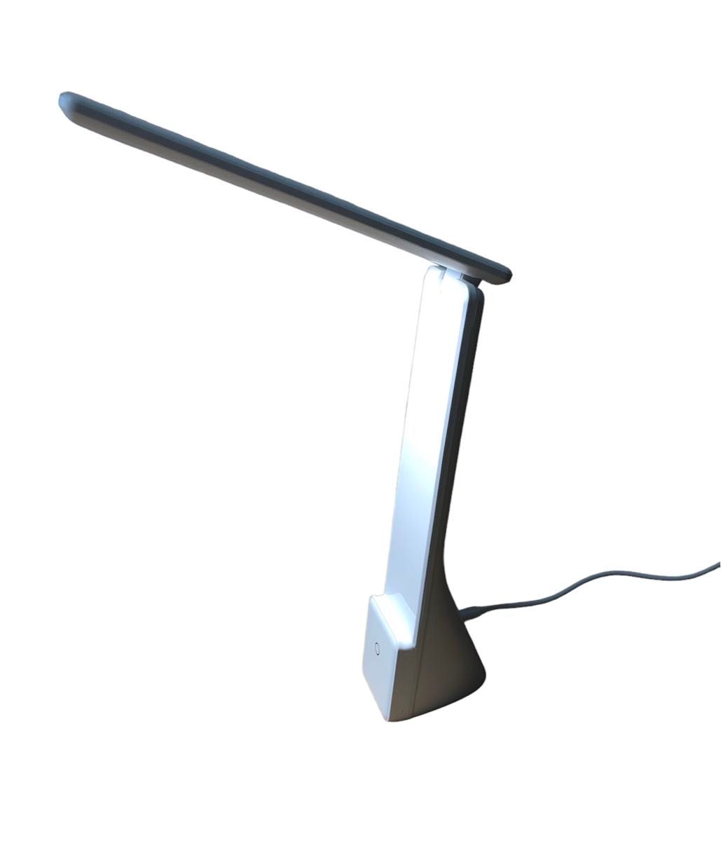 ニトリ　USB　LEDデスクライト LED 卓上 スタンド ライト 照明器具 読書灯 デスクライト