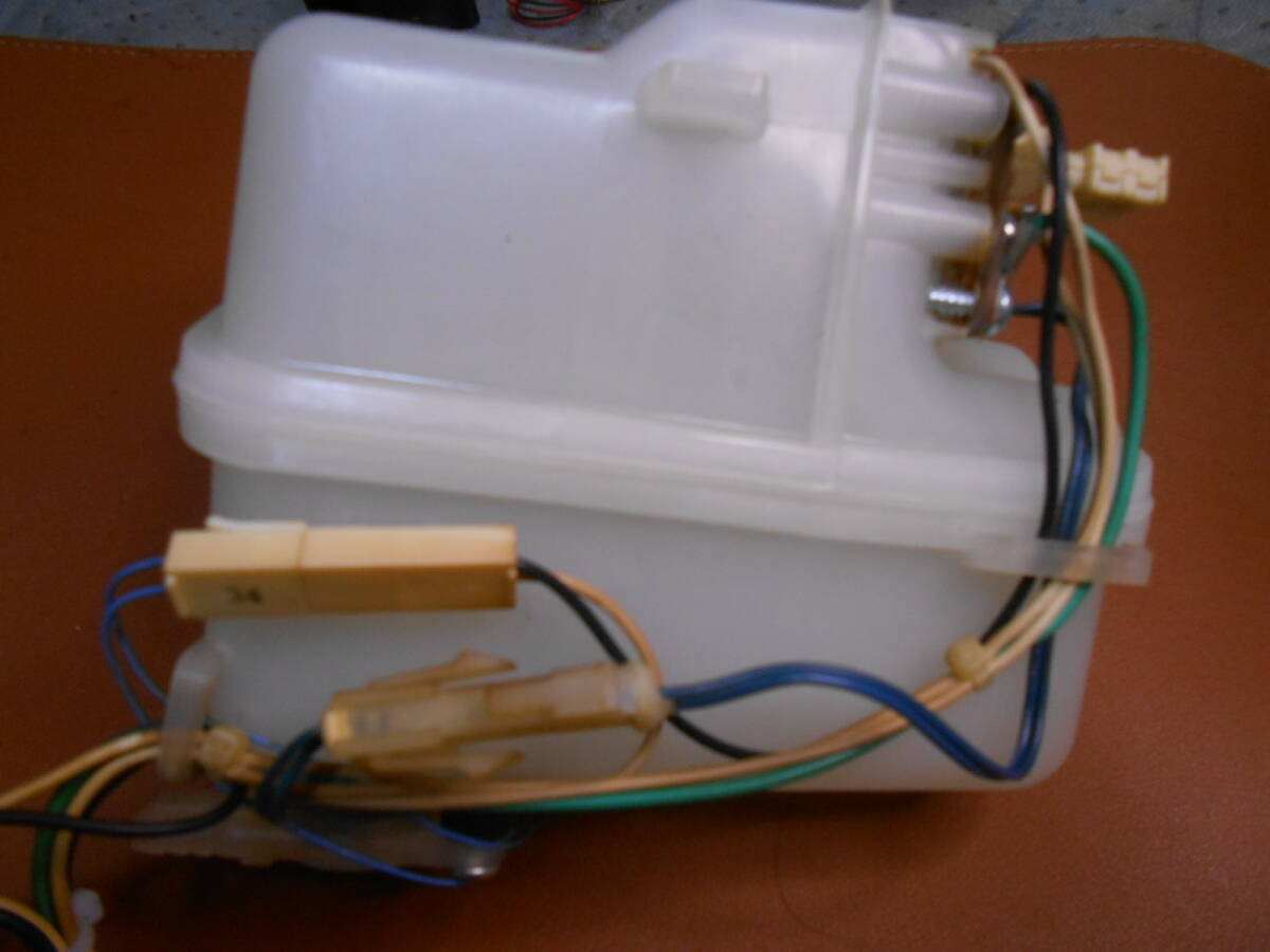 Yahoo!オークション - INAX DT-B253 温水タンク LIXIL まだ Yahoo!オークション - INAX DT-B253 温水タンク LIXIL まだ