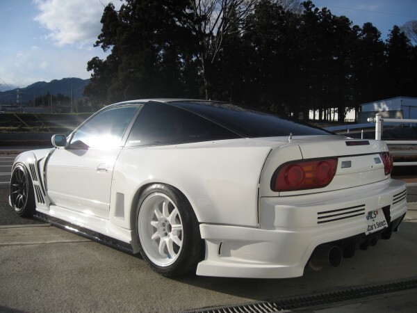 　　　新品エアロ　当店オリジナル　GT仕様　リアバンパー　180ｓｘ　　FRP_画像1