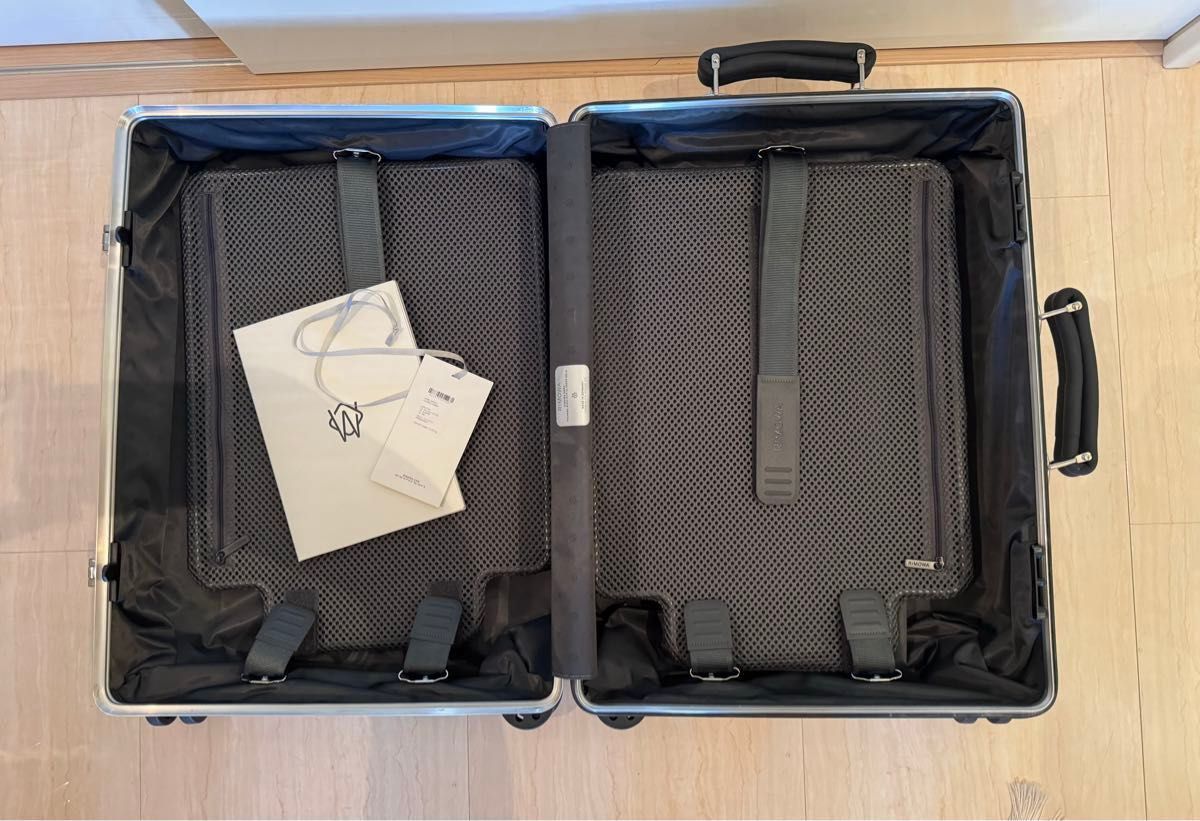 最安 【新品未使用】RIMOWA CLASSIC CABIN リモワ クラシック 最安 【新品未使用】RIMOWA CLASSIC CABIN リモワ クラシック
