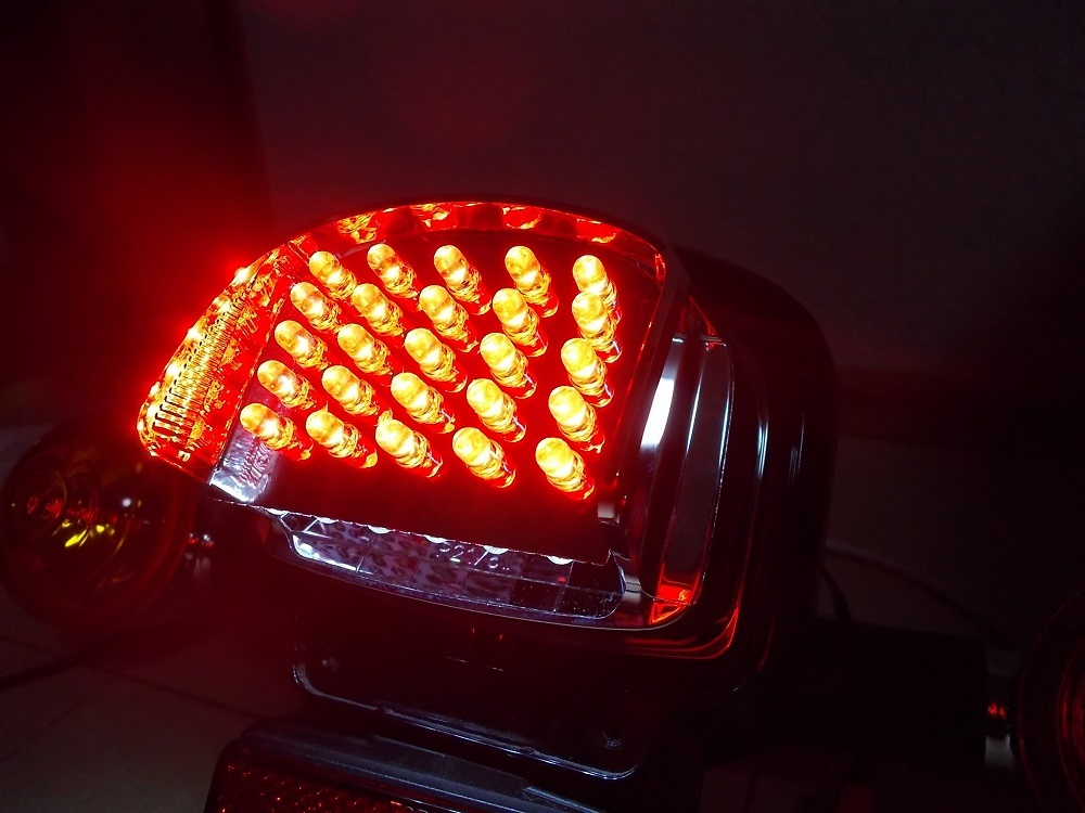 JA59　スーパーカブ110　JA60　クロスカブ　ハイルーメンLED 25連＋0.5W 6連ナンバー灯　爆光　LEDテール 　_画像3