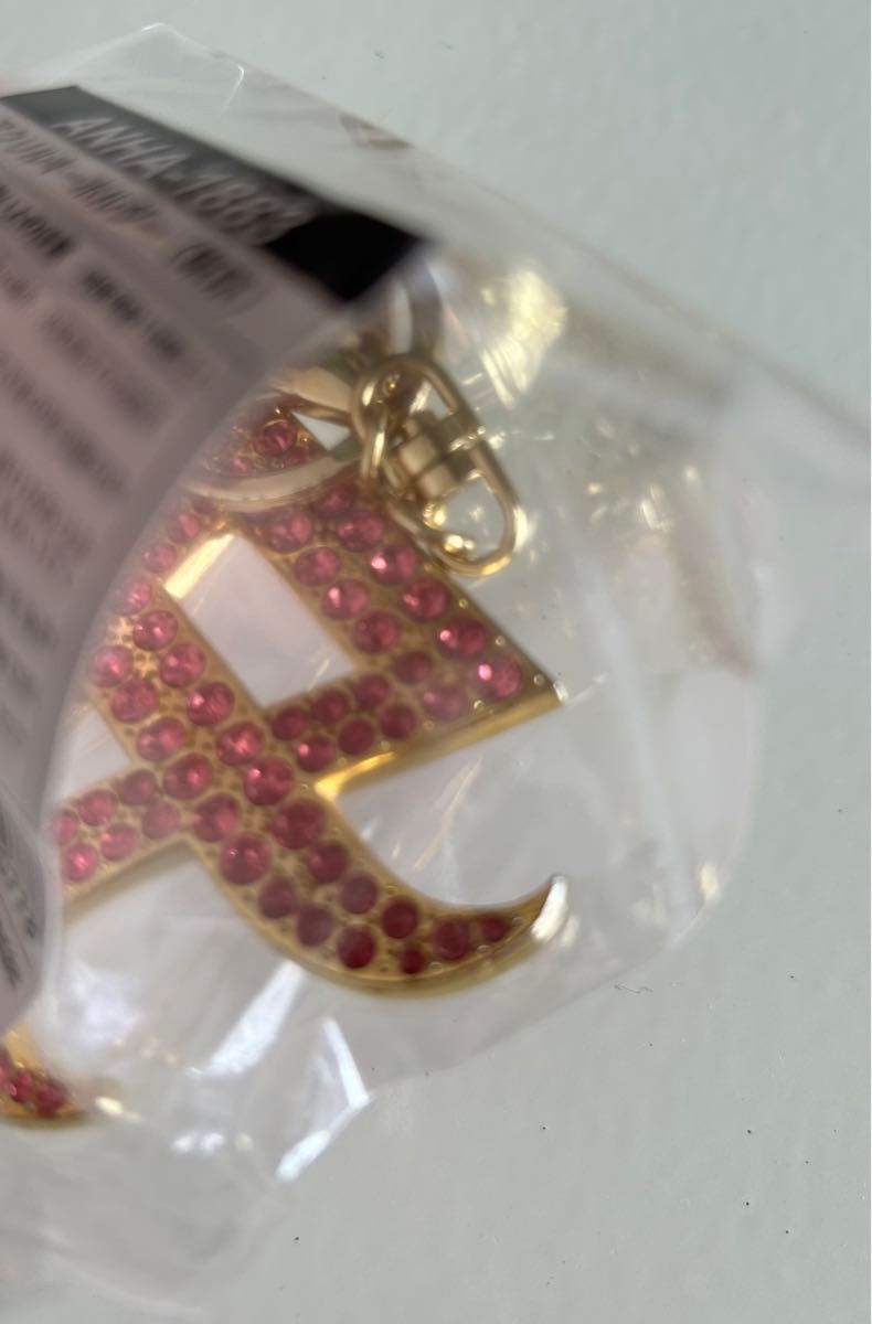 新品・未開封】 浜崎あゆみ グッズ キーホルダー Aロゴ 公式 新品・未開封】 浜崎あゆみ グッズ キーホルダー Aロゴ 公式
