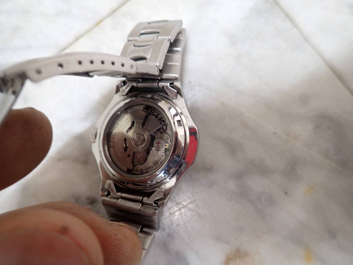 稼働品 SEIKO ５ セイコー ファイブスポーツ 裏スケルトン SS シルバー文字盤 オートマ 自動巻き メンズ 腕時計の画像3