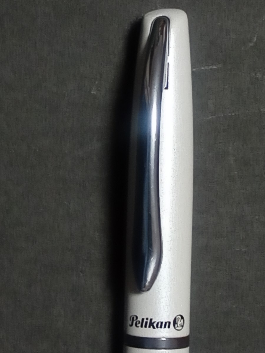 ペリカン　23.7g　13.5cm　ツイスト式　ボールペン　パールホワイト　筆記 確認_画像2