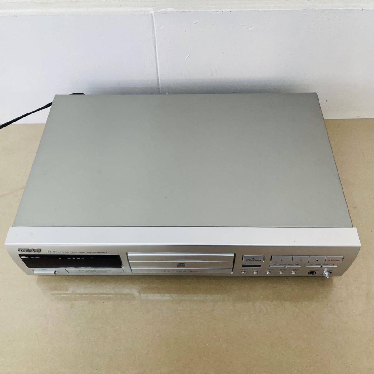 ジャンク　TEAC CD-RW890mkⅡ レコーダー 　通電確認済み　i18201120サイズ発送　　_画像4