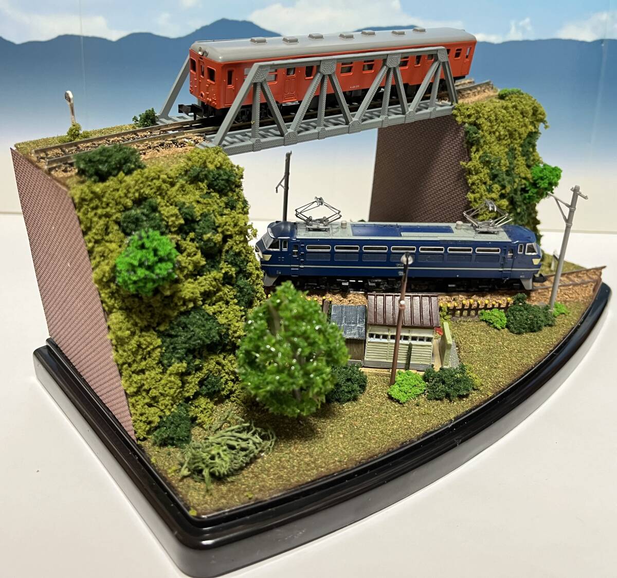 Ｎゲージ展示台　トラス鉄橋と電化線のある風景６０_画像2