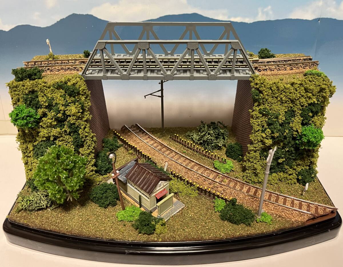 Ｎゲージ展示台　トラス鉄橋と電化線のある風景６０_画像4