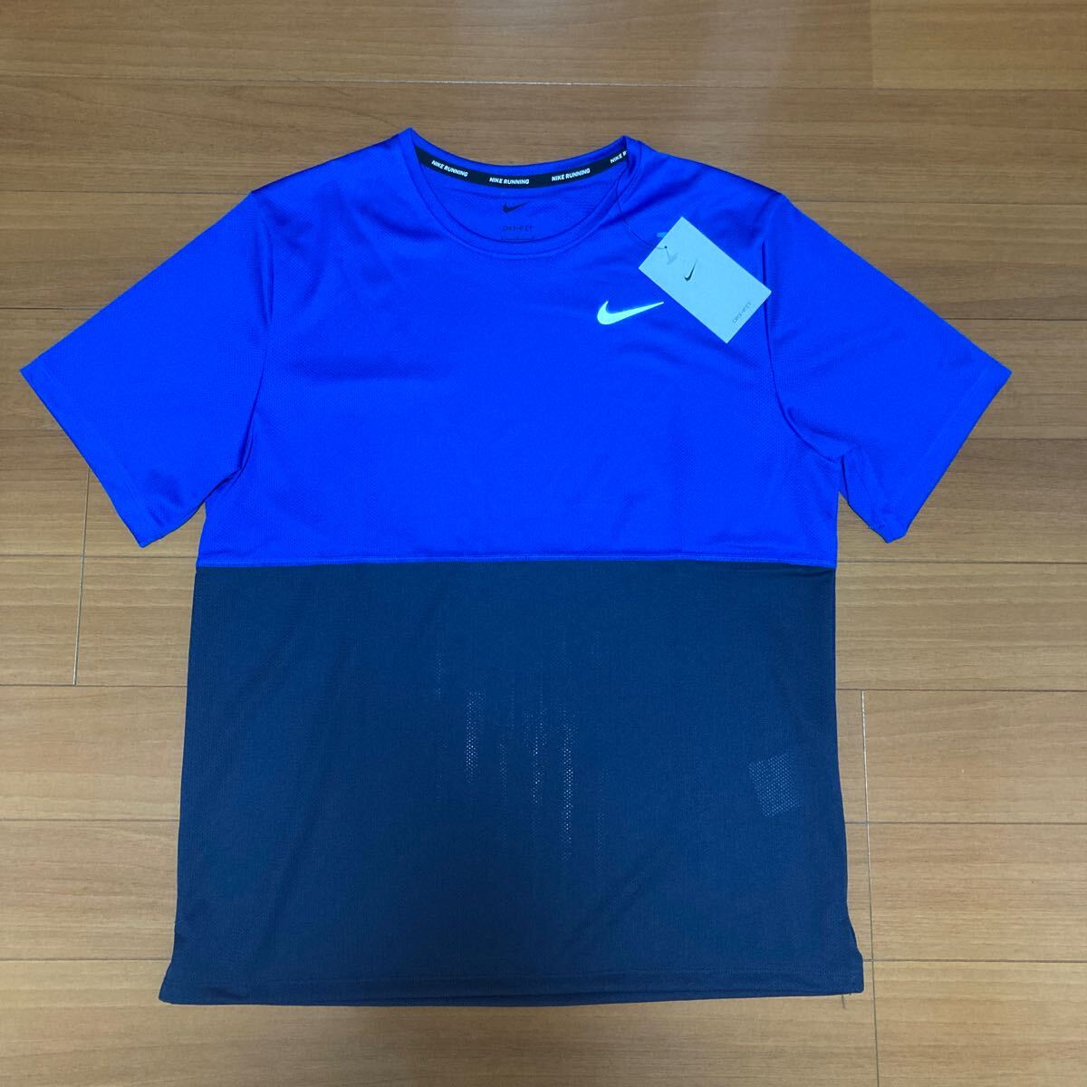 NIKE DRI-FIT Tシャツ