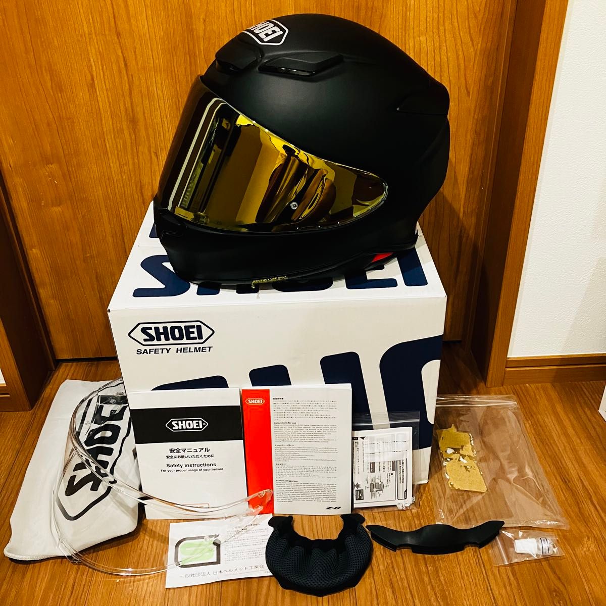 無傷の超美品 SHOEI Z-8 スモークゴールドミラーシールド装着 無傷の超美品 SHOEI Z-8 スモークゴールドミラーシールド装着
