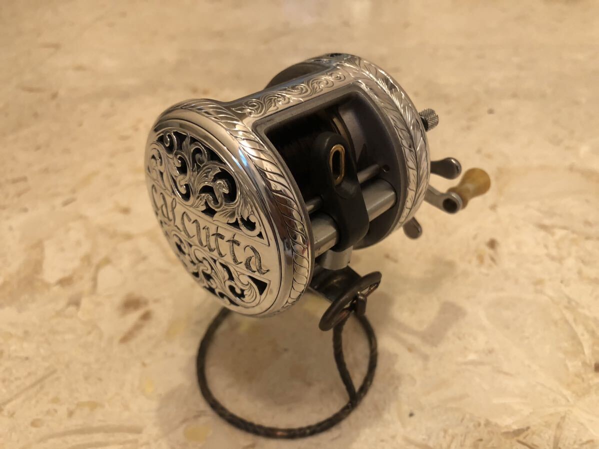 シマノ 05 カルカッタ101 透し彫り カスタム SHIMANO 彫金 シマノ 05 カルカッタ101 透し彫り カスタム SHIMANO 彫金