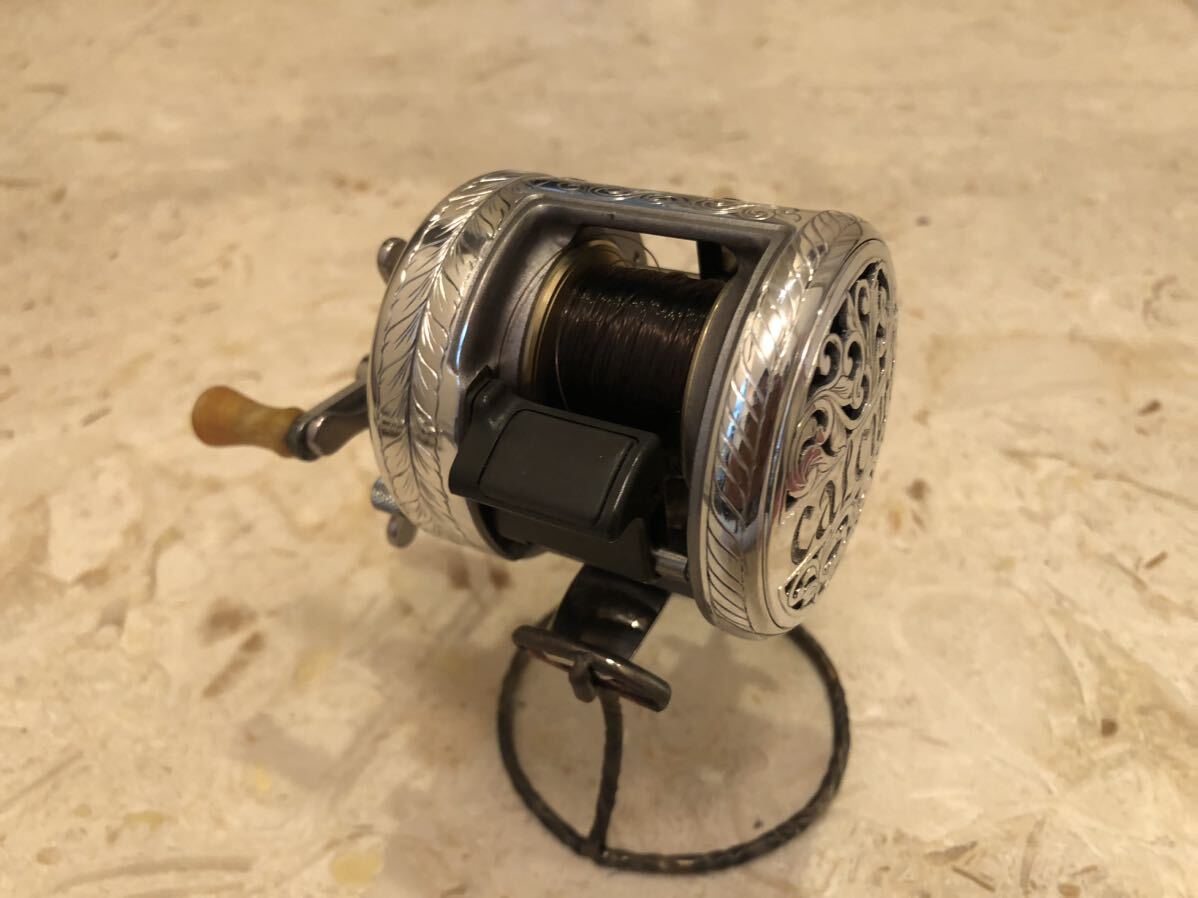 シマノ 05 カルカッタ101 透し彫り カスタム SHIMANO 彫金 シマノ 05 カルカッタ101 透し彫り カスタム SHIMANO 彫金