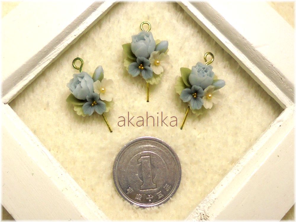 akahika*樹脂粘土花パーツ*ブーケ・カップ咲薔薇と小花・ブルー_画像4