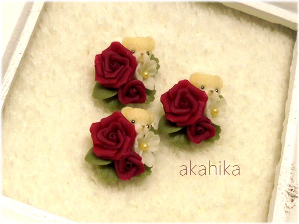 akahika*樹脂粘土花パーツ*ちびくまブーケ・赤薔薇・レッドの画像1