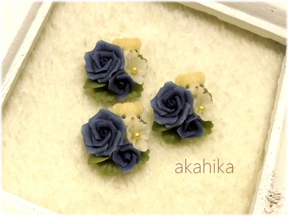 akahika*樹脂粘土花パーツ*ちびくまブーケ・青薔薇・ブルーの画像1