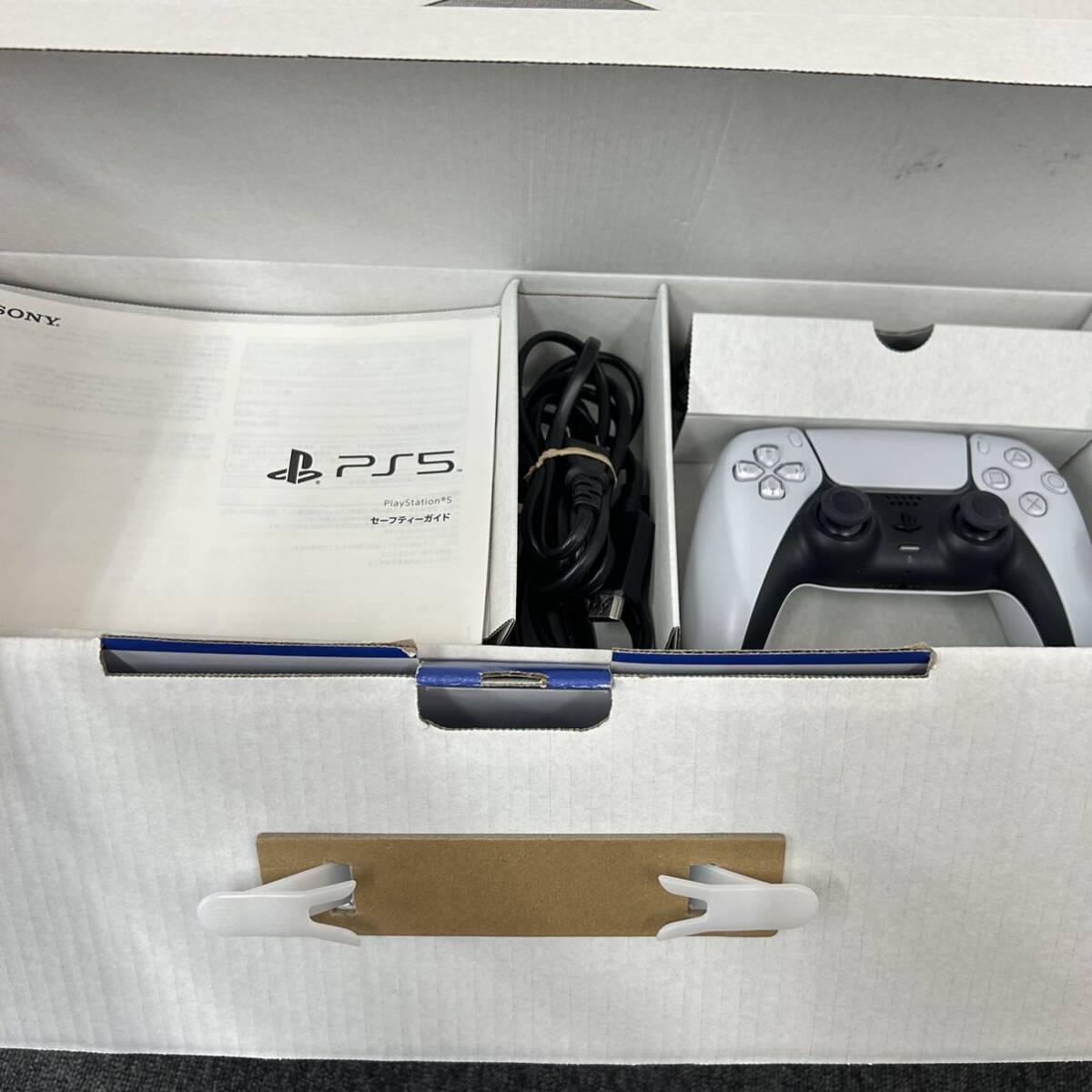 【中古品】☆SONY PlayStation 5 CFI-1100A01☆ソニー／ディスクドライブ搭載モデル／825B／プレステ5／PS5／本体／欠品なし／ゲーム機 の画像10