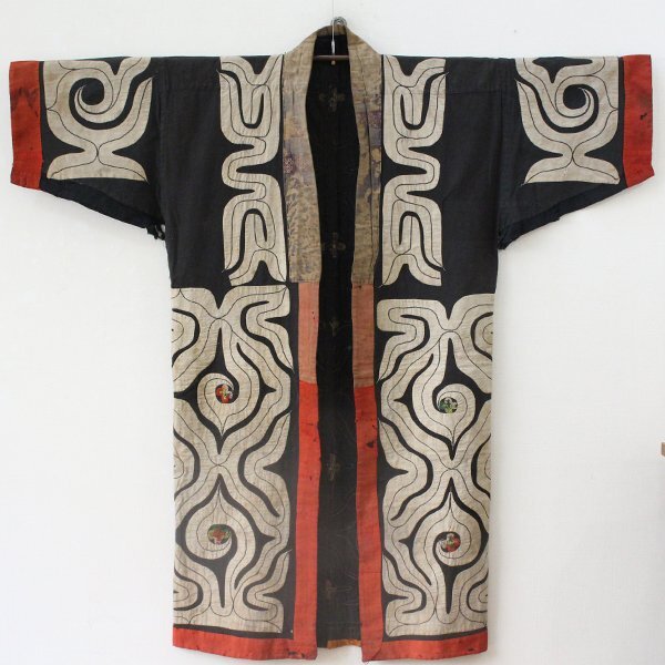 【TAKIYA】7250『 アイヌ民族衣装 カパラミプ』 白布切抜文衣 木綿 刺繍 antique kimono textile 民藝 北海道 古美術 時代の画像2