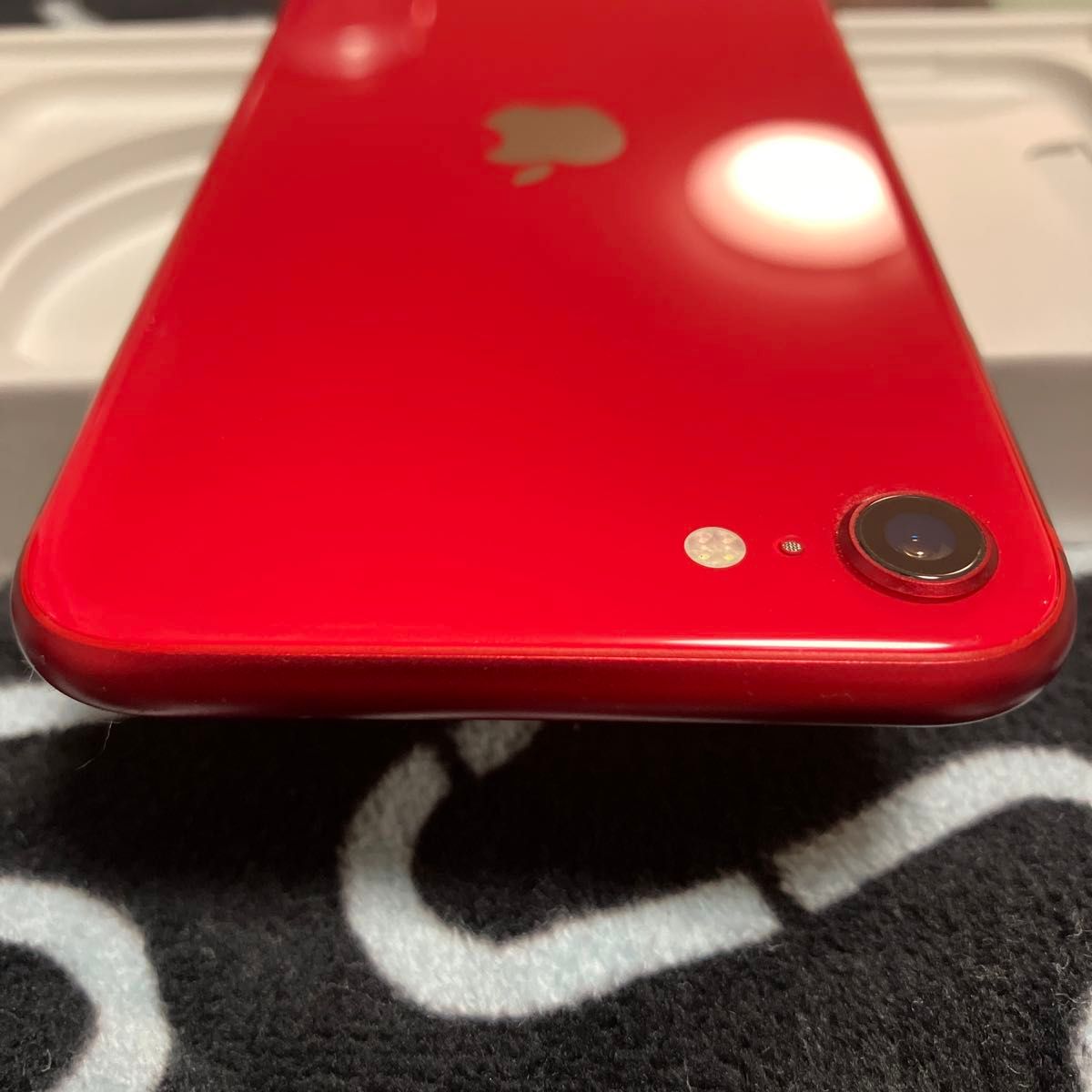 極美品　迅速発送iPhone SE 第2世代 64GB （PRODUCT）RED SIMフリーバッテリー最大容量100%表示