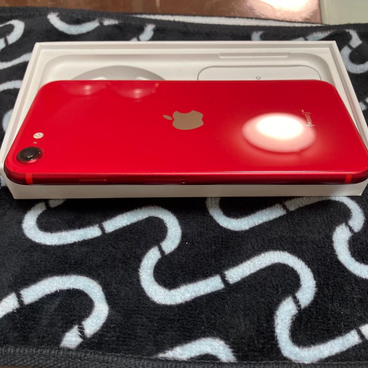 極美品　迅速発送iPhone SE 第2世代 64GB （PRODUCT）RED SIMフリーバッテリー最大容量100%表示