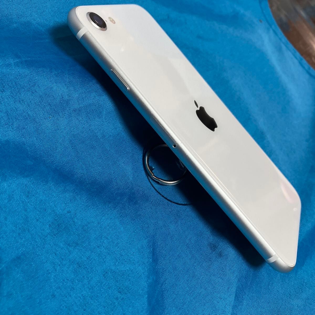 極美品　迅速発送iPhone SE 第2世代 64GB ホワイトSIMフリー　バッテリー最大容量100%　ホームボタン交換済