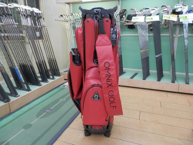 即決 Ｃ８１ 超美品 ホクシン キャディバッグ カート式 9型 6分割 OMNIX GOLF 21 カーボン調 OM21SSCBCB-RD[0877]_画像2