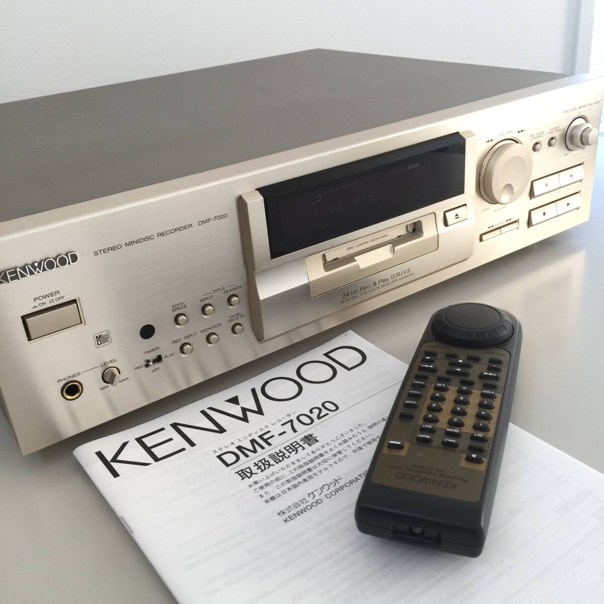○【通電・動作確認済】KENWOOD ケンウッド DMF-7020 ステレオミニディスクレコーダー 取説・リモコン付 オーディオ機器(NF240502)303-500_画像1