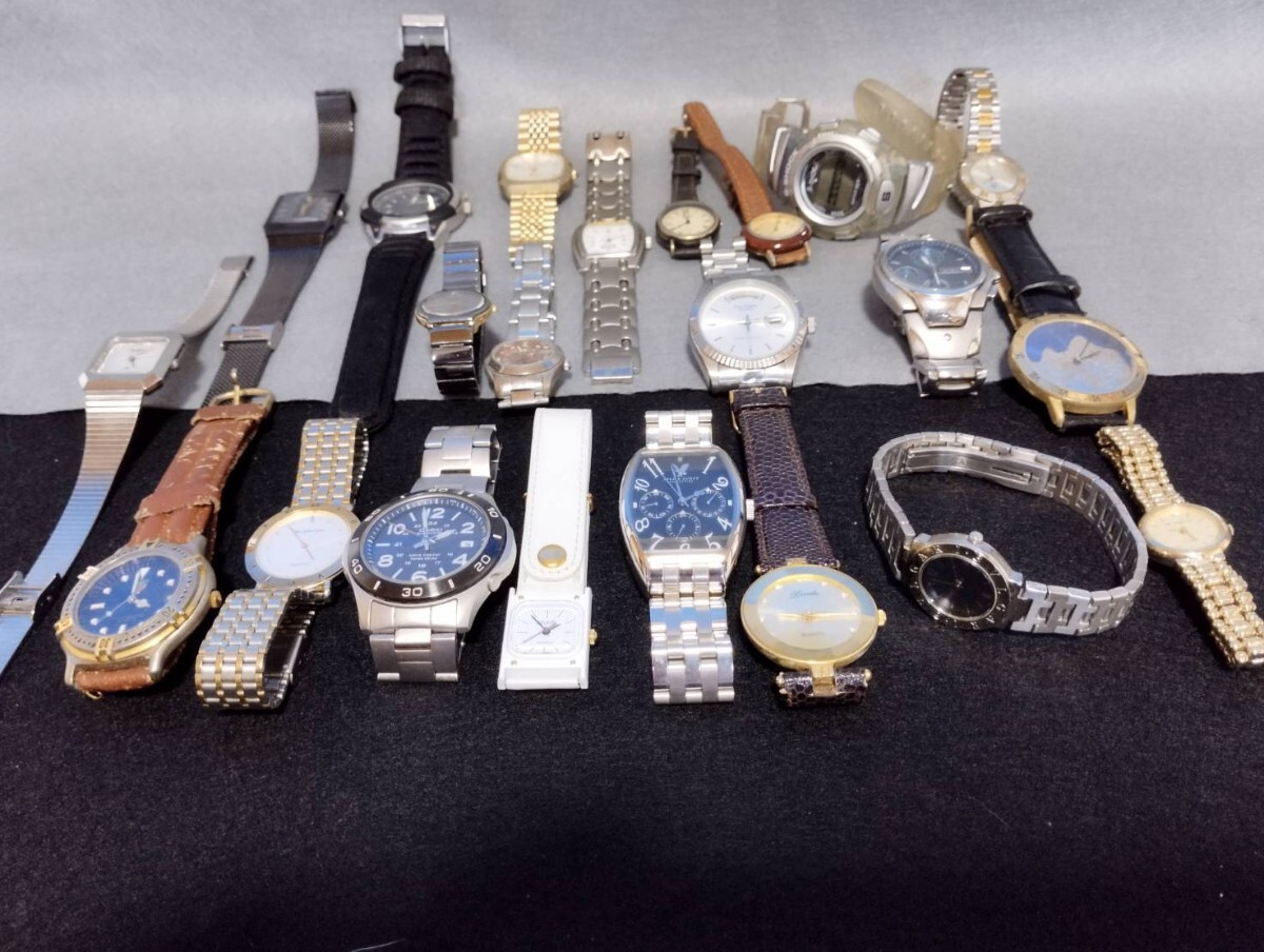 腕時計大量【稼働品と不動品】メンズ/レディース ブランド品 腕時計まとめて 腕時計売り切り 部品取り ジャンク扱い 稼働多数の画像1