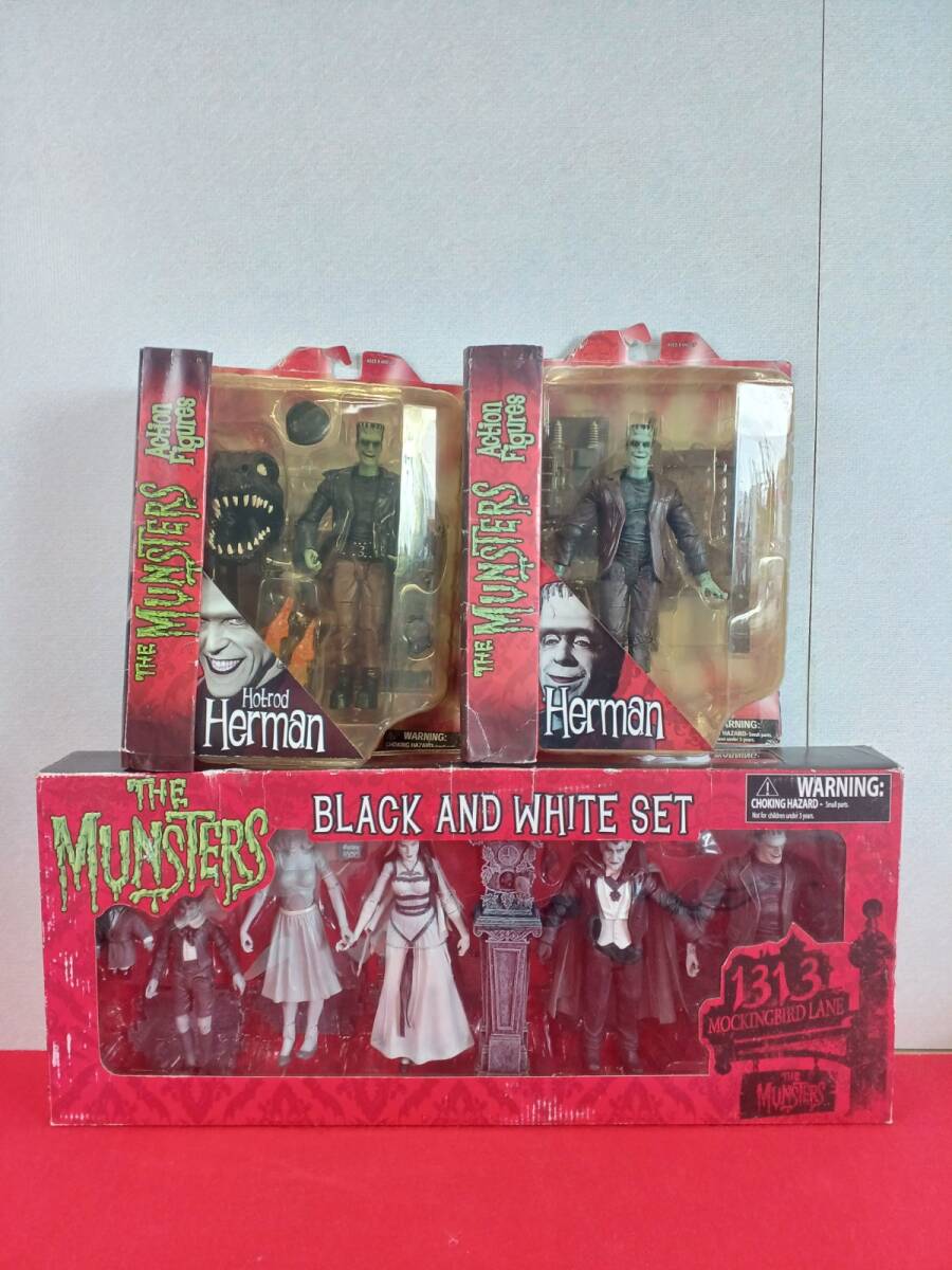 13584-01★未開封★THE MUNSTERS ブラック&ホワイトセット アクションフィギュア★_画像1