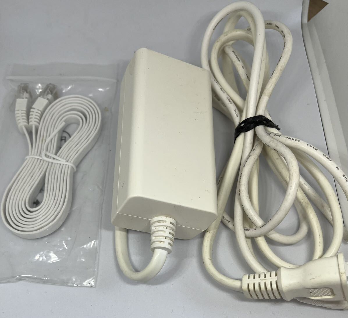 中古美品 AU版 UQ WiMAX Speed Wi-Fi HOME L01 WHITE HWS31MWAの画像3