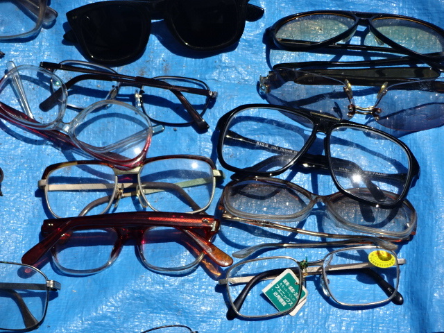 眼鏡　めがね　メガネ　サングラス　まとめて　レトロデザイン　ブランド品など　いろいろ　ジャンク品　眼鏡ケース　１２３点_画像10