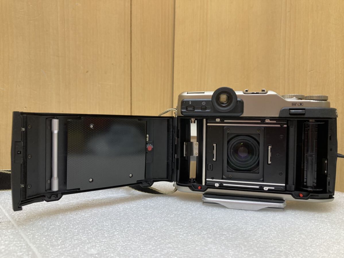 HY1492 FUJIFILM 富士フィルム GA645Zi Professional 6×4.5 中判フィルムカメラ 説明書 ケース付き フラッシュ／シャッターOK 現状品　_画像8