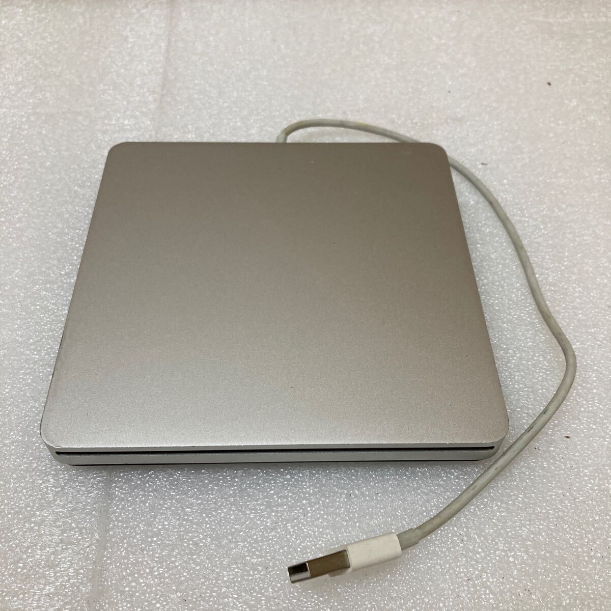 HY1535 APPLE DVDドライブ MacBook Air SuperDrive A1379 通電のみ　ジャンク品　0514_画像1