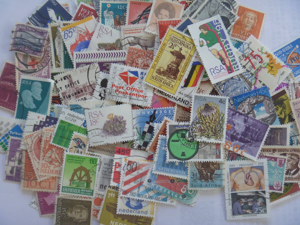 ★外国切手・海外切手★１0０種類★使用済切手・消印付き切手★D_出品は１００枚です。