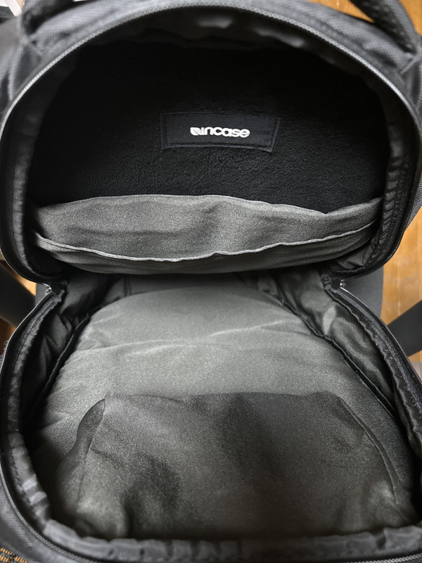 インケース Incase Nylon Backpack 黒の画像4