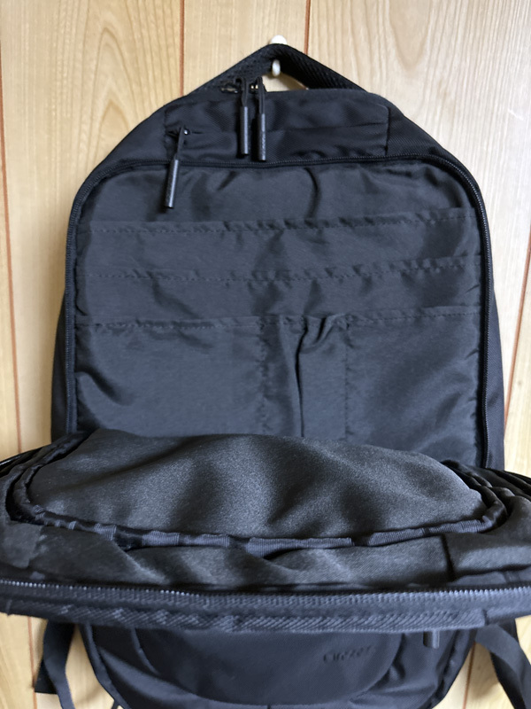 インケース Incase Nylon Backpack 黒の画像3