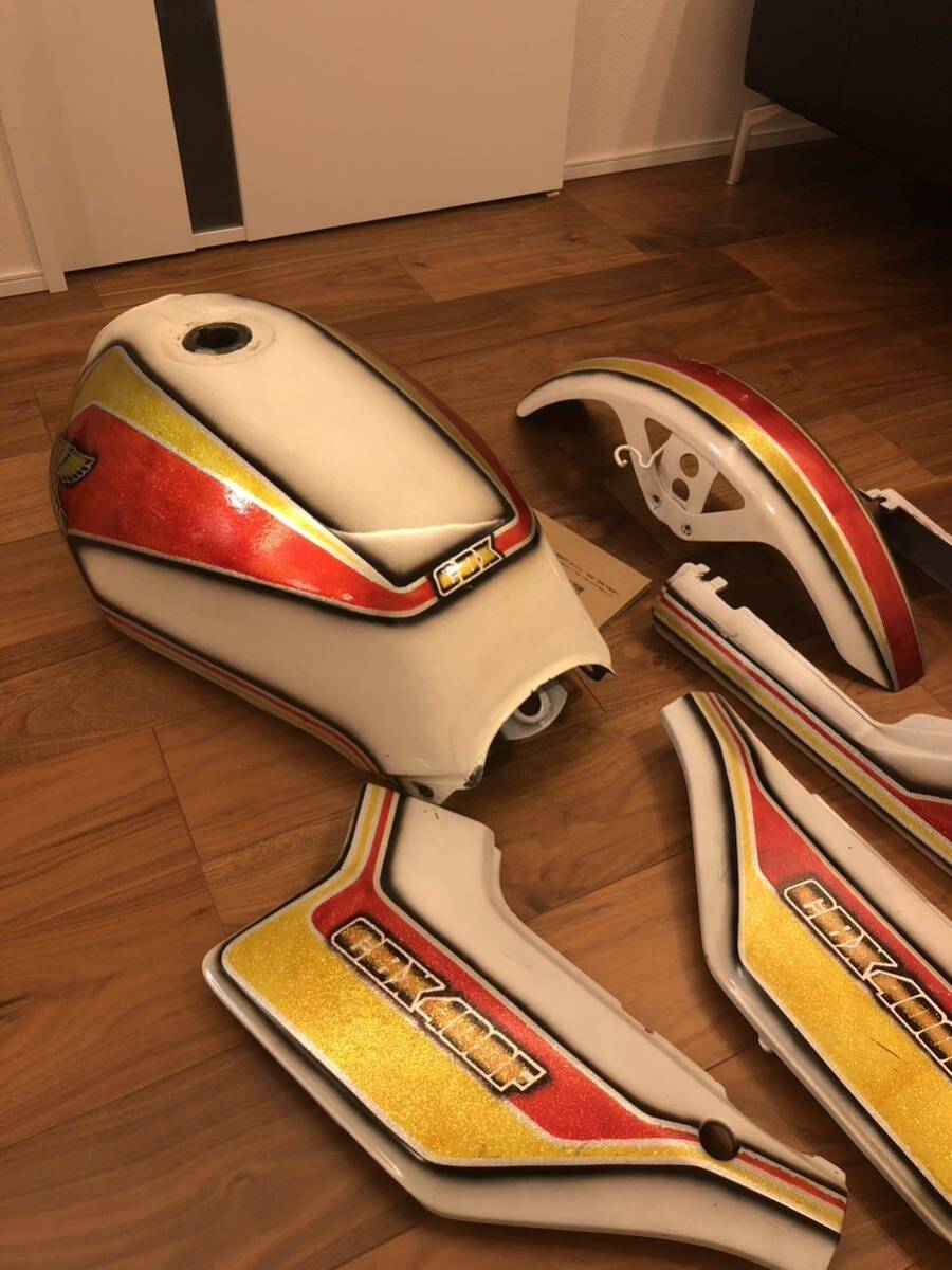 Yahoo!オークション - CBX400F ラメ外装セット cbx 純正外装一式 Yahoo!オークション - CBX400F ラメ外装セット cbx 純正外装一式