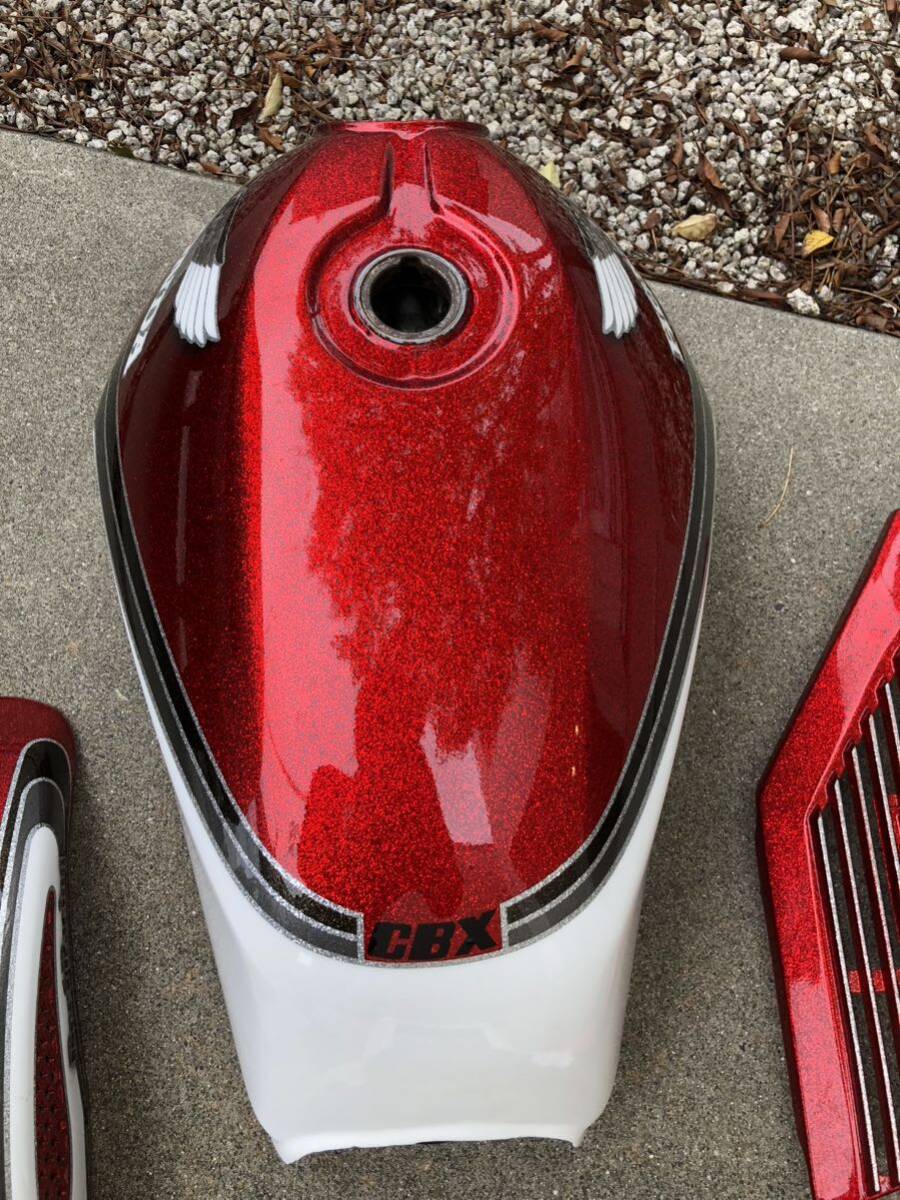 CBX400F 赤白2型カラー ラメ 外装セット 美品 フルBEET カスタム CBX400F 赤白2型カラー ラメ 外装セット 美品 フルBEET カスタム