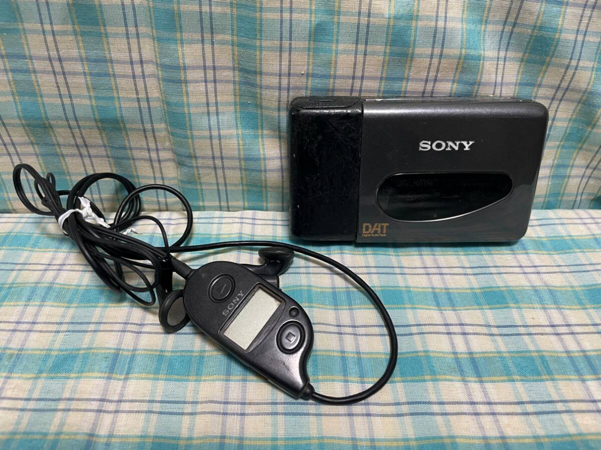 SONY Sony WALKMAN DAT Walkman WMD-DT1 Digital Audio Tape Player
