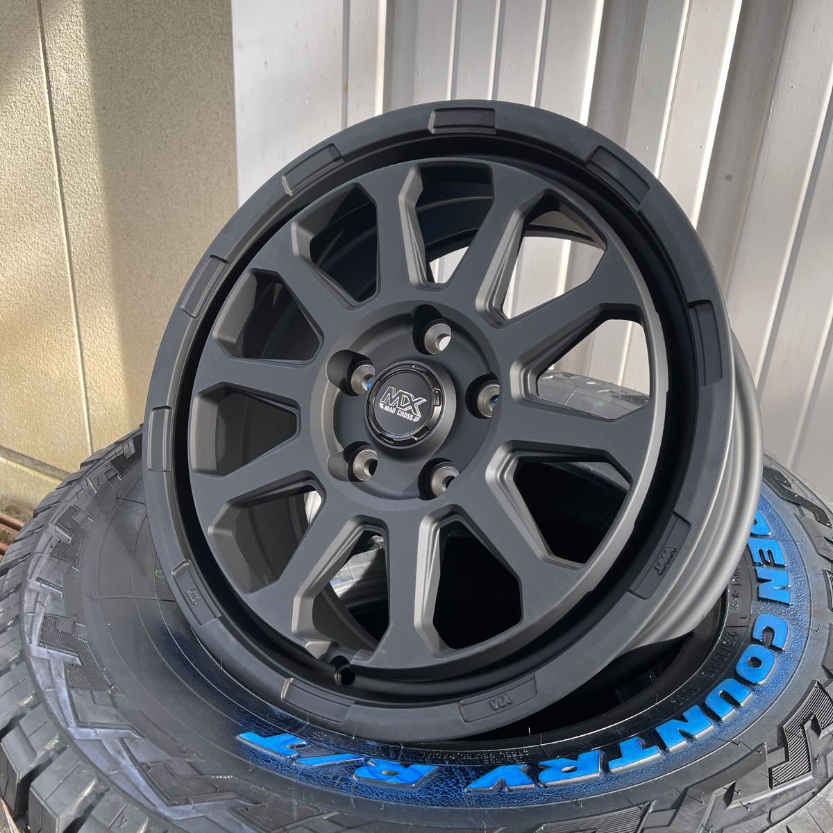 マッドクロス レンジャー◆ デリカ D5 エクストレイル RAV4 CX-5 TOYOオープンカントリーRT 235/70R16 ホワイトレター　マッドブラック_画像4