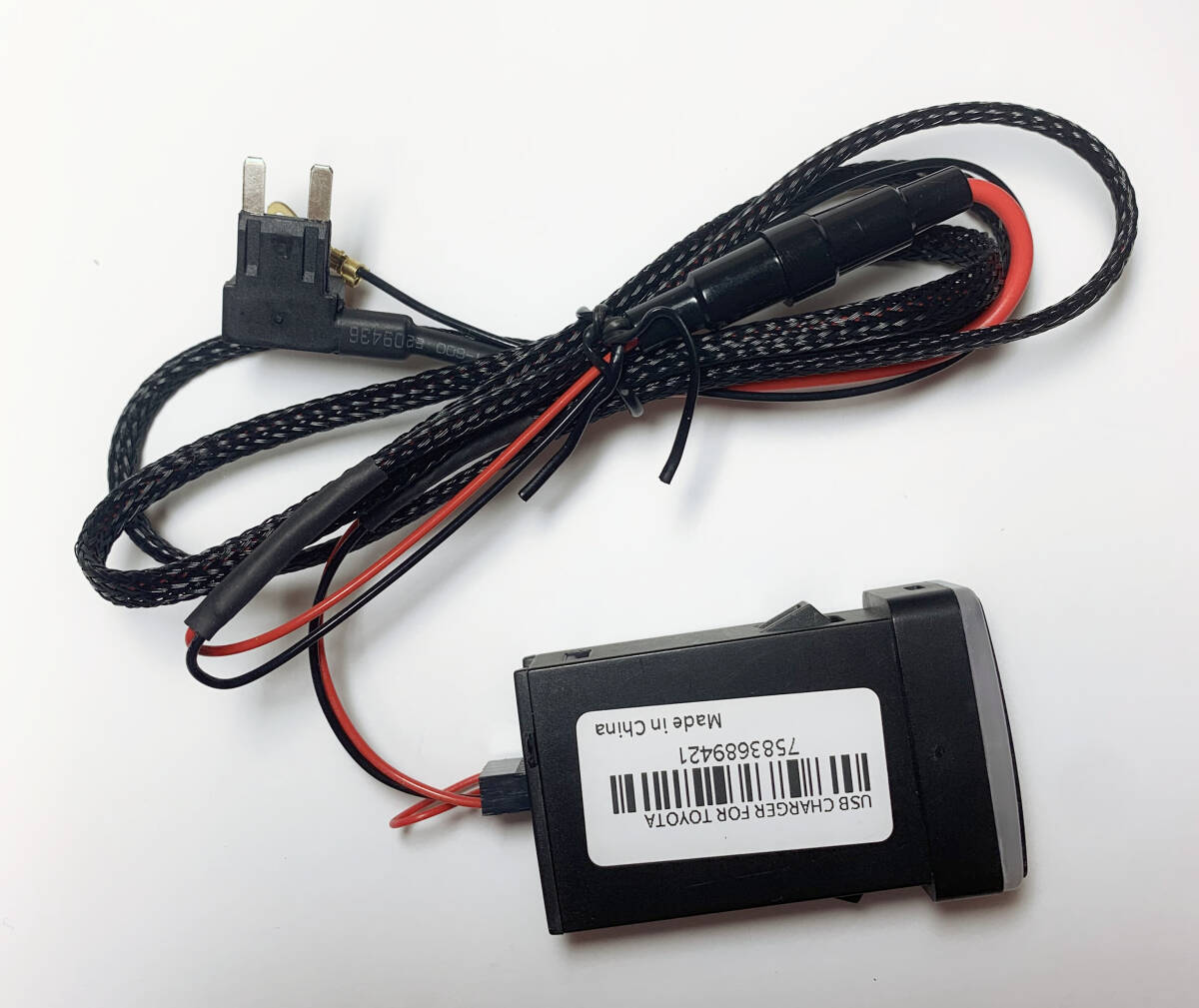 送料無料 トヨタ ダイハツ 電圧表示 40×22mm ヒューズタイプ Bタイプ USBポート急速充電 3.0×2ポート LED発光 _画像5