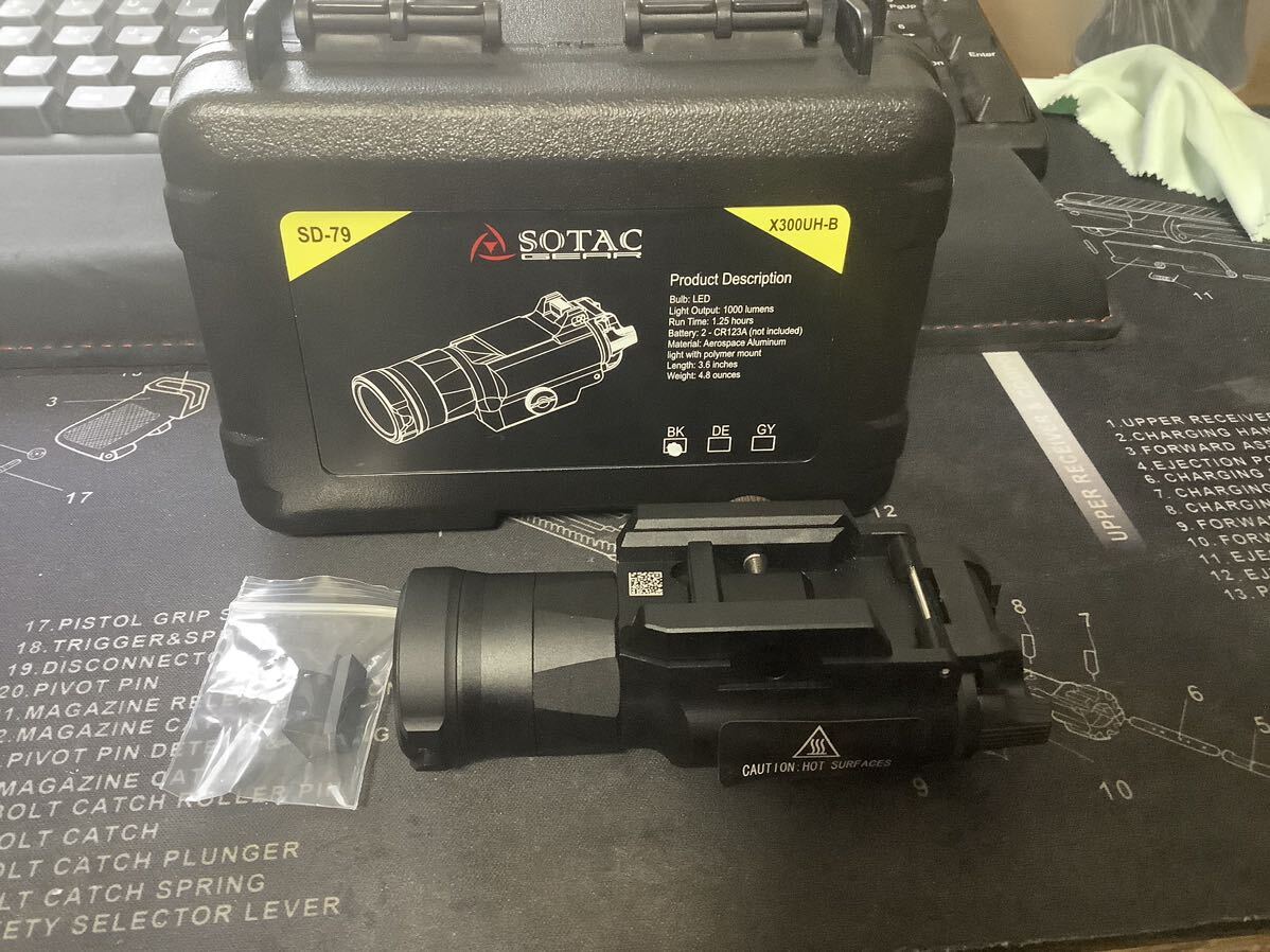 SOTAC GEAR SureFireタイプ X300UH-B タクティカルライト ブラック ジャンク_画像1