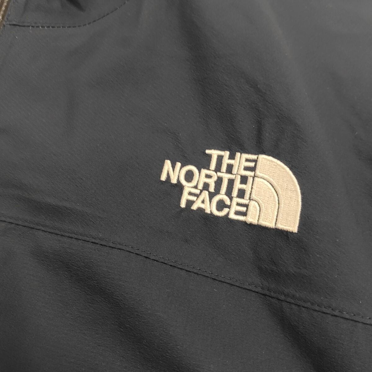 【1476】ザノースフェイス THE NORTH FACE ベンチャージャケット防水 防風 軽量　マウンテンパーカー NP 12006 Mサイズ　男女兼用_画像3