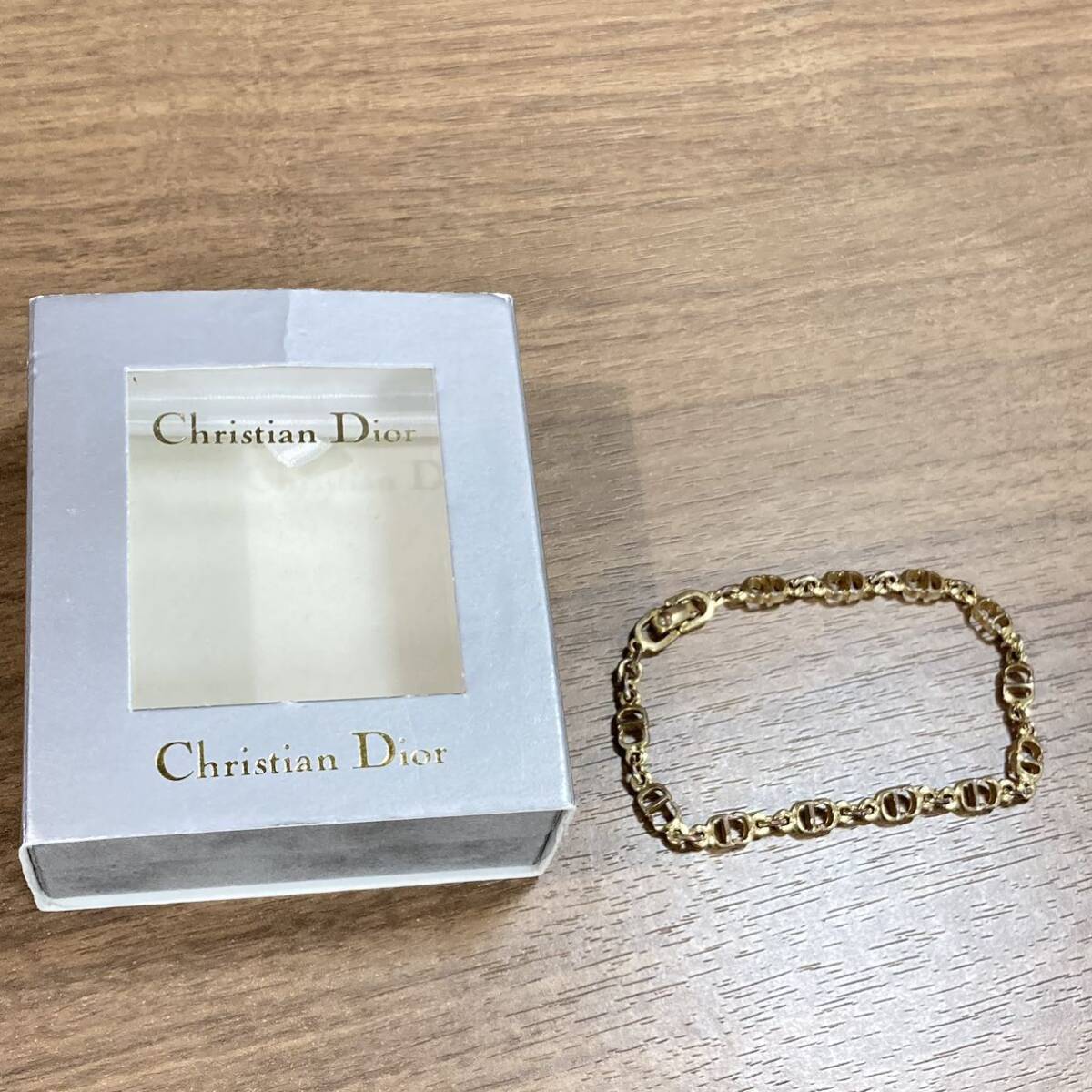 Christian Dior クリスチャンディオール アクセサリー 小物 ロゴ ブレスレット レディース ゴールドカラー 箱付き ブランド アイテム_画像1