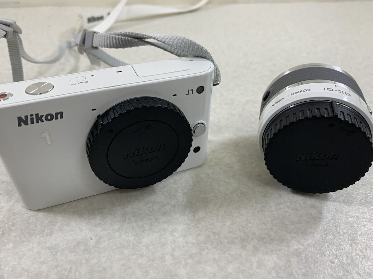 Nikon 1 J1 デジタルカメラ ニコン ミラーレス一眼カメラ　10-30mm ホワイト レンズセット_画像1