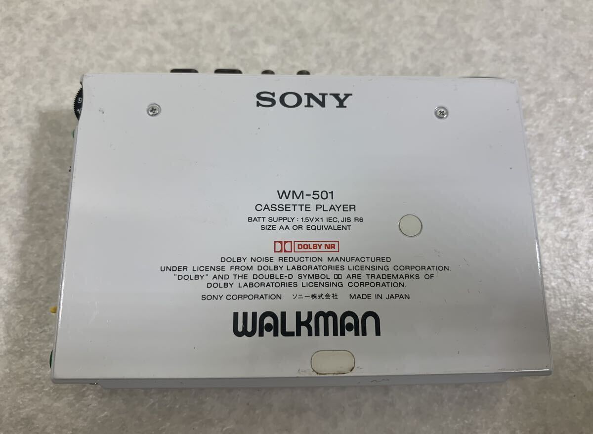 SONY WM-501 WALKMAN カセットプレーヤー ジャンク 本体のみ ヘッドフォンステレオ 白 CASSETTE PLAYER 動作未確認_画像2