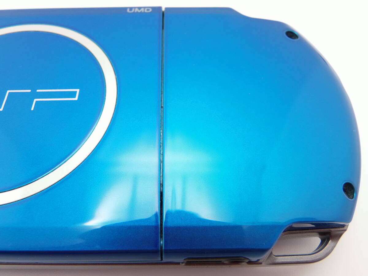 PSP-3000　ブルー　綺麗な美品　液晶画面は、ほぼキズ無し、ヤケ無し　バッテリー2個付き　動作確認済　全13点セット　 送料520円_画像8