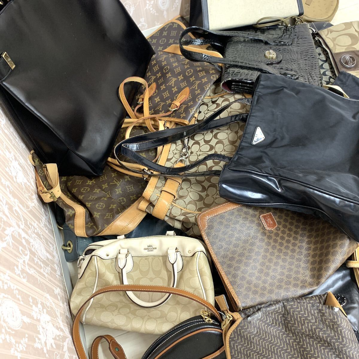 GUCCI PRADA FURLA COACH HUNTING WORLD VALENTINO etc. バッグ27点セット まとめ売り 高級 ブランド おすすめ 大人気 ヴィンテージ Ａの画像7