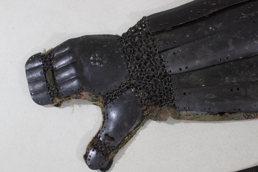 ^v. hand Edo iron, black lacquer 72×17cm 1.33. armour / armour / armor ^v